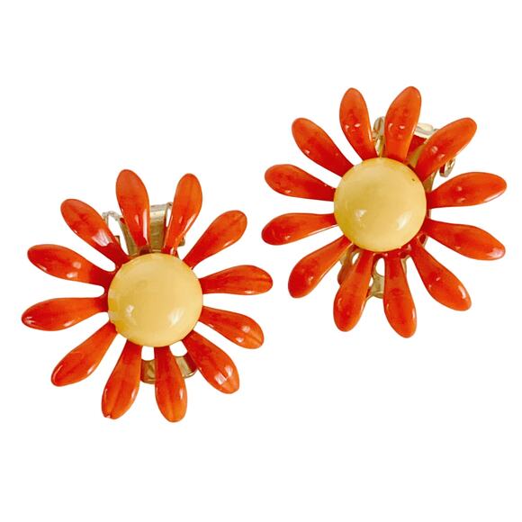 VTG 1960s Enamel Daisy Brooch Earrings Set Mod Flower Power Cheerful Playful - Picture 3 of 10